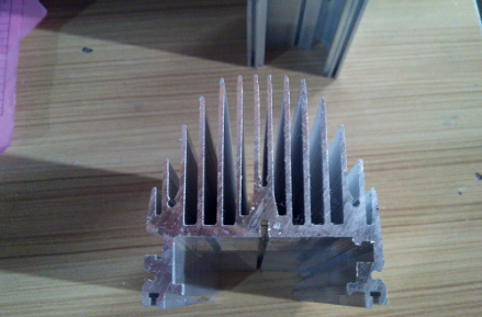 大巴燈具拉彎型材價(jià)格 梳子散熱器生產(chǎn)廠家 梳子散熱器批發(fā) 供應(yīng)鋁型材梳子散熱器