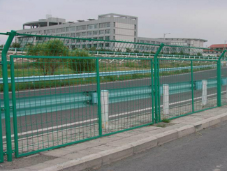 公路護(hù)欄網(wǎng)圖片/公路護(hù)欄網(wǎng)樣板圖 (1)