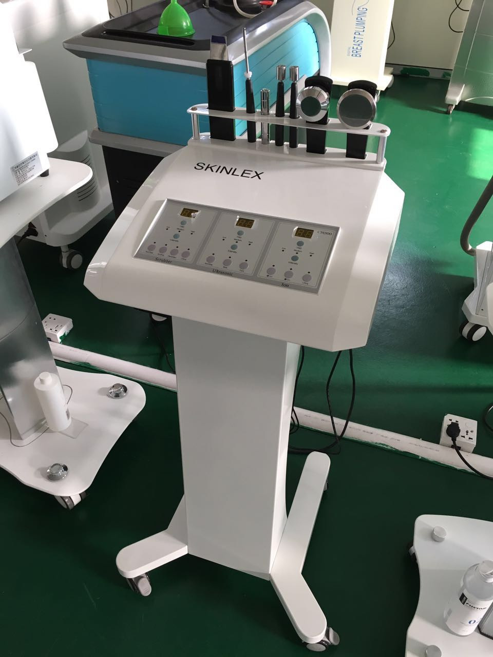 韓國皮膚管理白色綜合儀，白色四合一綜合儀，韓國皮膚管理綜合儀作用