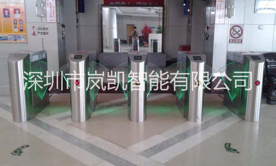 供應(yīng)橋式斜角三輥閘/立式三輥閘廠家