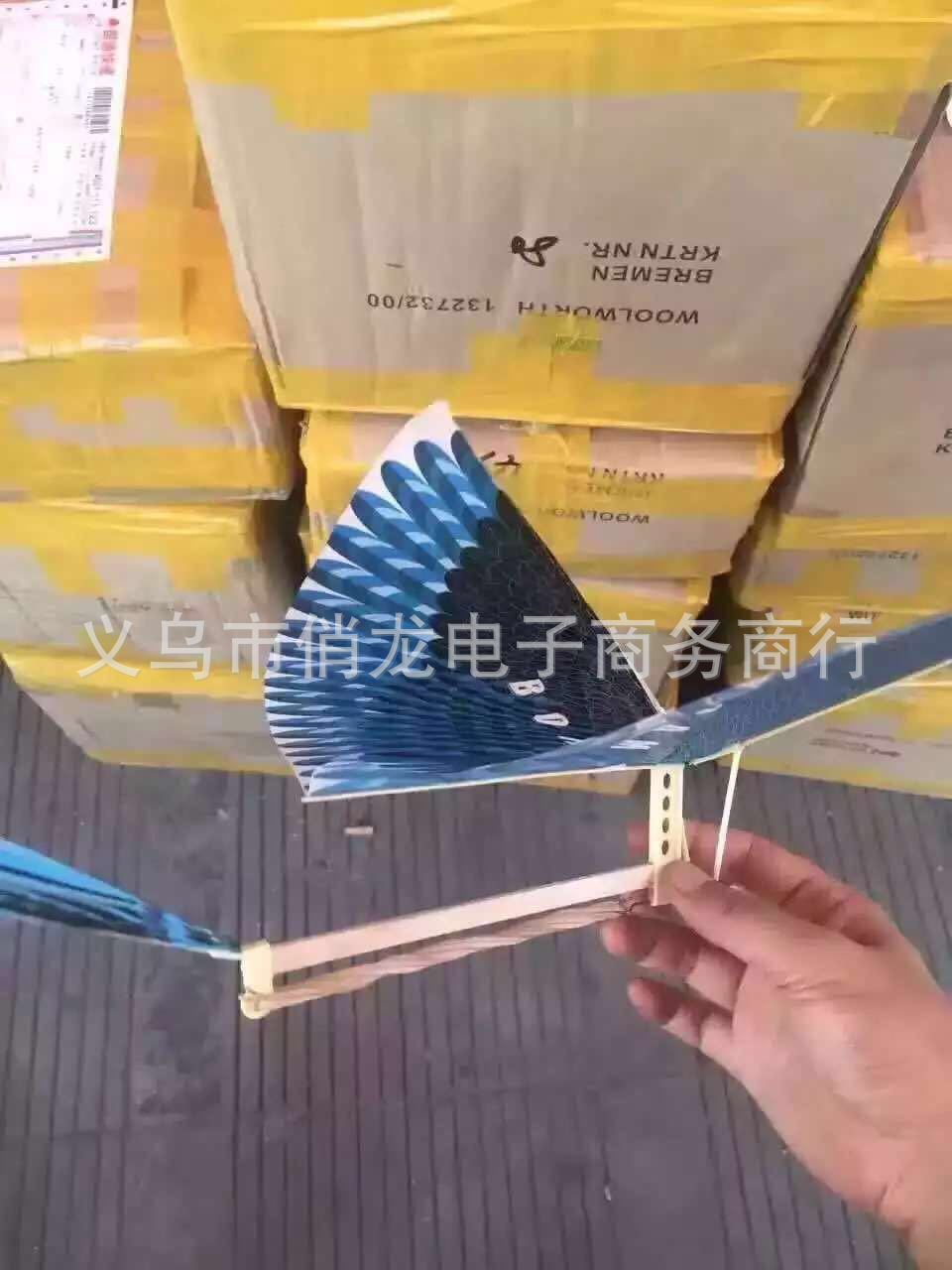 纸制手动玩具模型可调节飞行飞鸟图片