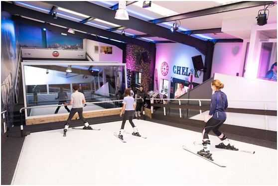 新項(xiàng)目室內(nèi)模擬滑雪機(jī)四季體驗(yàn)滑雪 新項(xiàng)目室內(nèi)滑雪機(jī)四季體驗(yàn)滑雪