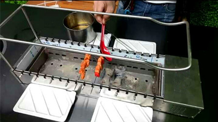 廠家生產(chǎn)無(wú)煙燒烤爐 自動(dòng)翻轉(zhuǎn)燒烤爐 電烤爐 無(wú)煙環(huán)保自助燒烤爐