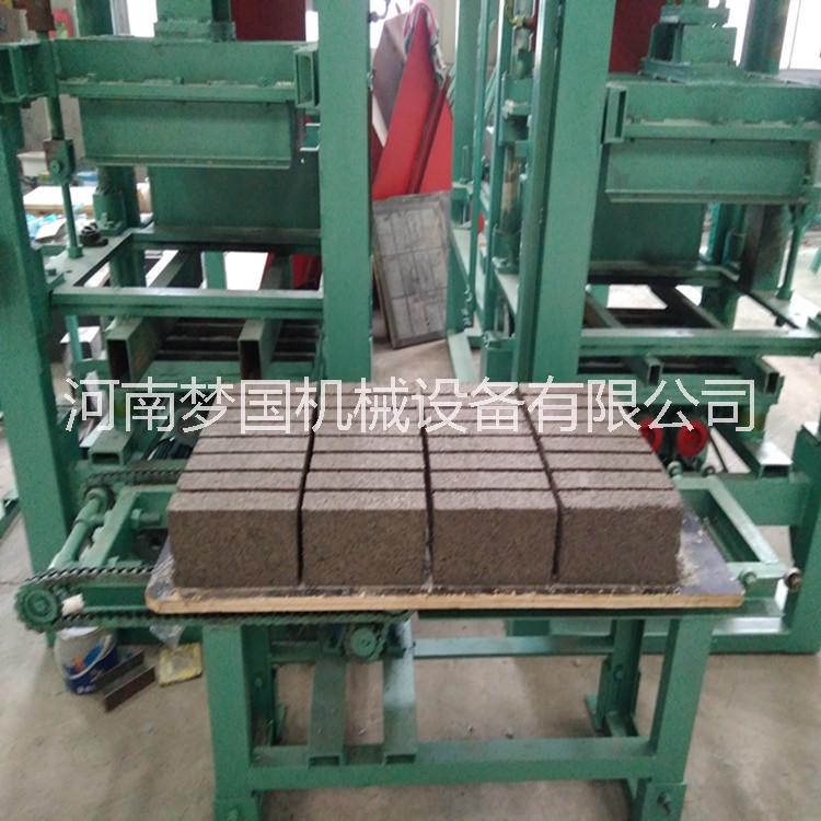 全自動(dòng)步道磚機(jī)圖片