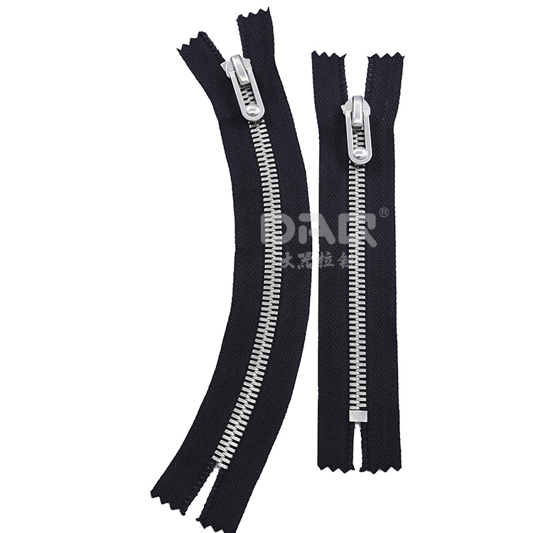 弧度拉鏈供應(yīng)商,曲面鞋子拉鏈圖片