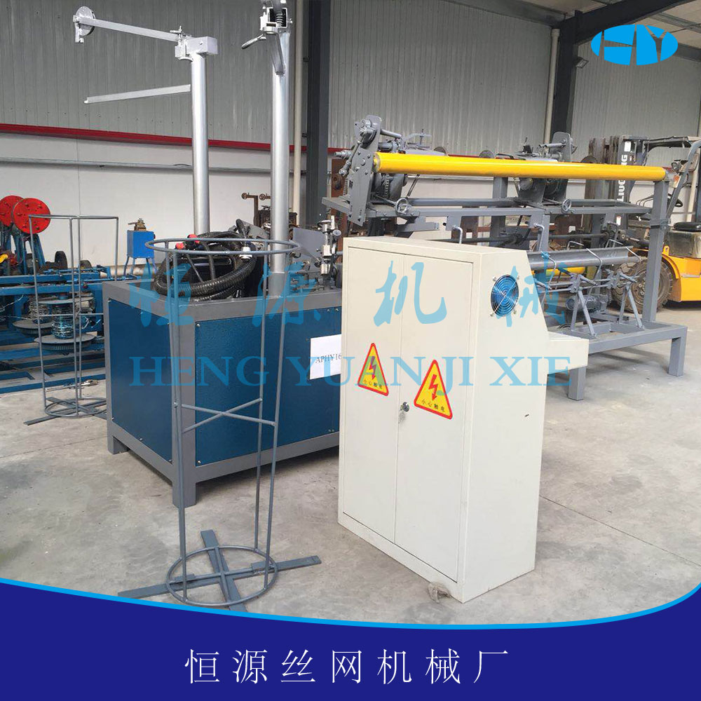 全自動(dòng)菱形網(wǎng)機(jī)圖片