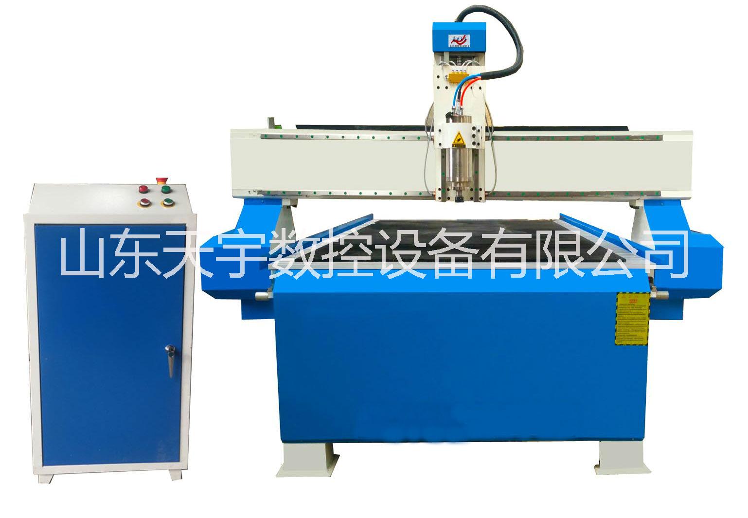 自動巡邊雕刻機(jī)