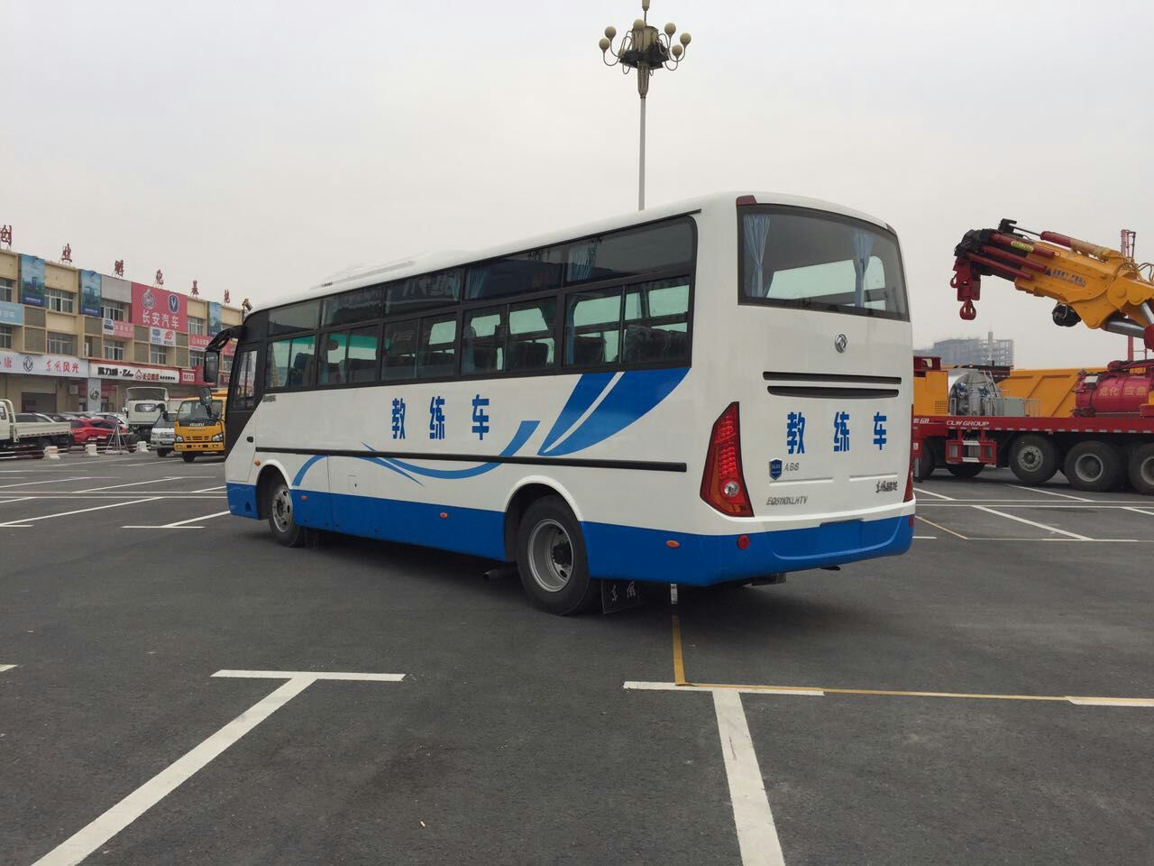 東風超龍9米大客A1照教練車圖片/東風超龍9米大客A1照教練車樣板圖 (1)