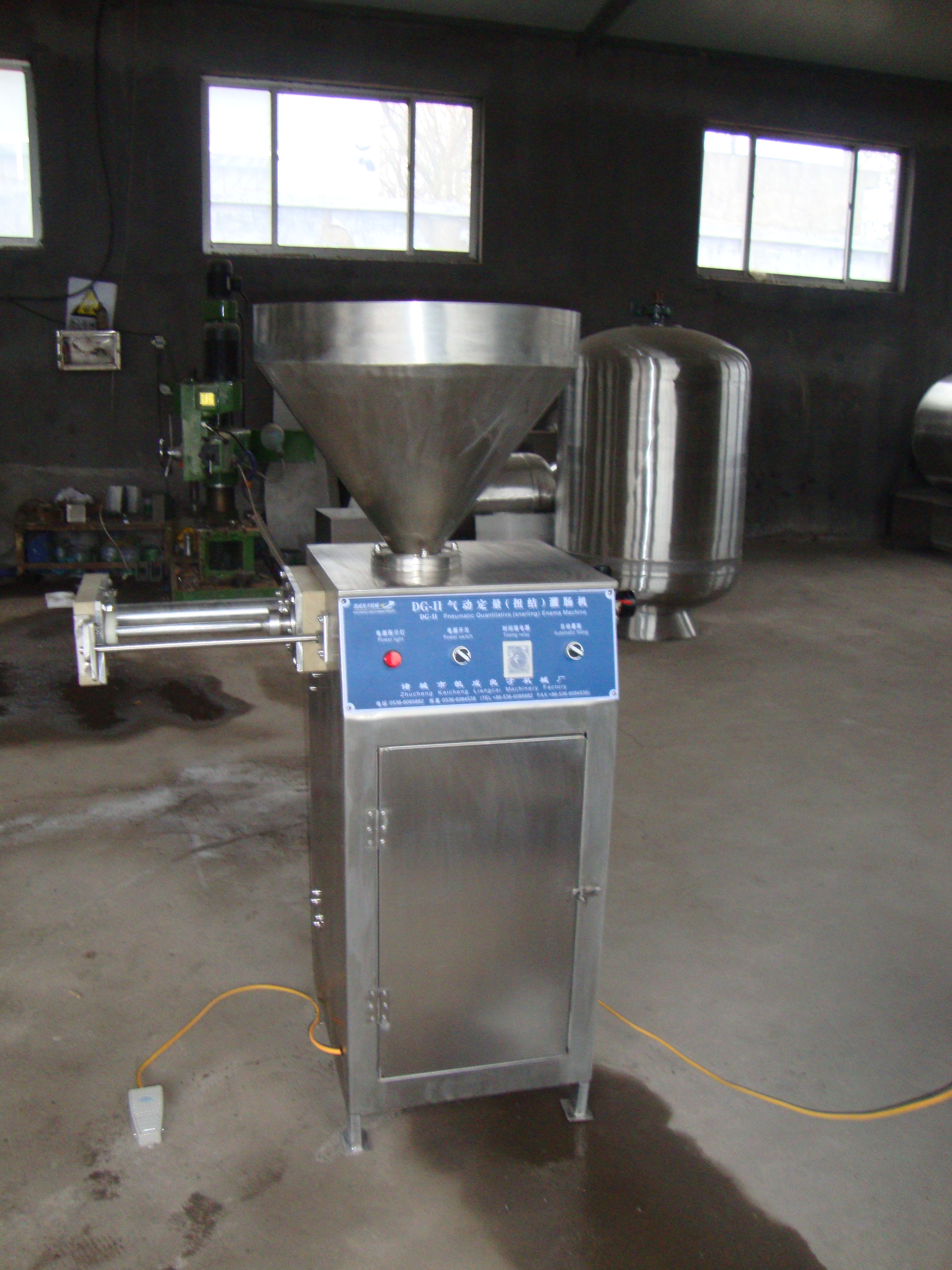 供應(yīng)氣動(dòng)定量扭結(jié)灌腸機(jī)