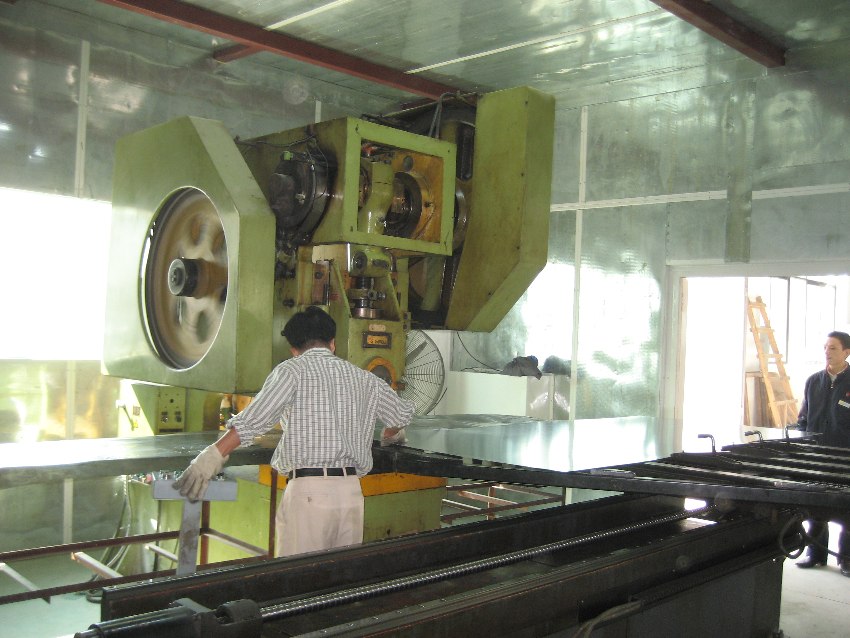 沖床噪聲治理  江門沖床噪聲治理公司 機(jī)械沖床噪聲治理方案 專業(yè)沖床噪聲治理公司