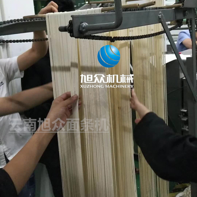 掛面濕面一體機(jī) 全自動(dòng)面條機(jī)報(bào)價(jià)廠家直銷(xiāo)面條機(jī)生產(chǎn)線(xiàn)