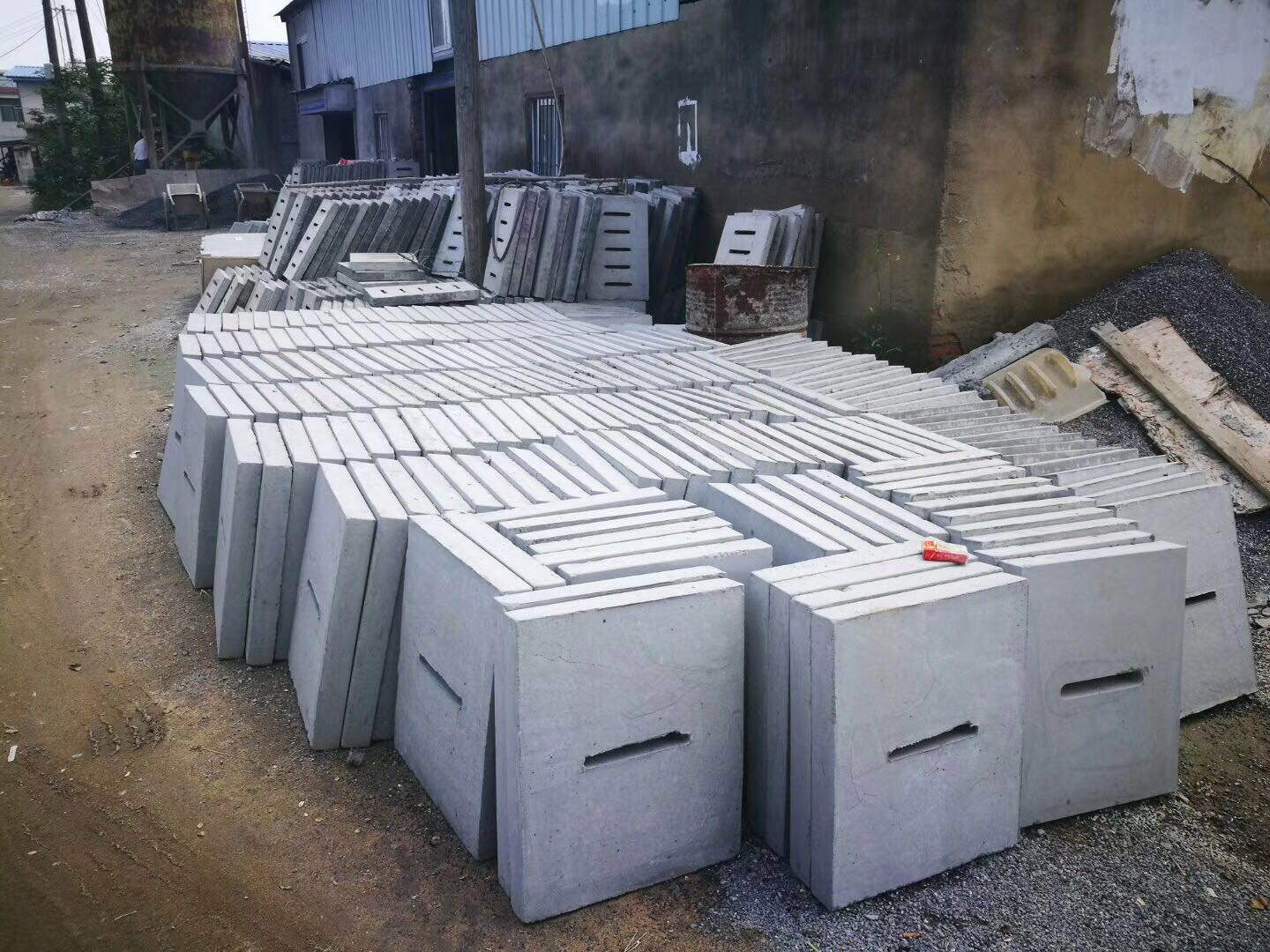 透水磚廠家直銷、各種透水磚供應(yīng)、合肥透水磚供應(yīng)商、混凝土透水磚、陶瓷透水磚、室外透水磚