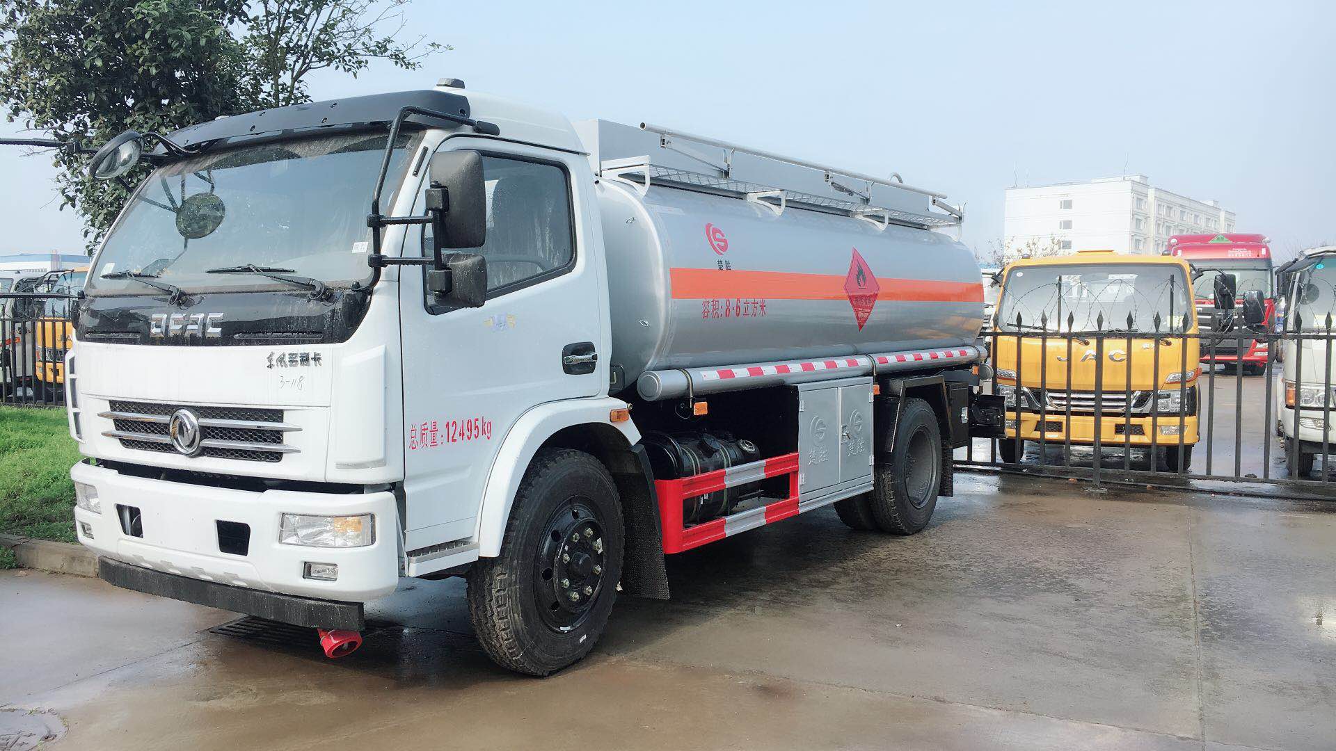 2噸至40噸油罐車及新車廠家直銷圖片/2噸至40噸油罐車及新車廠家直銷樣板圖 (2)