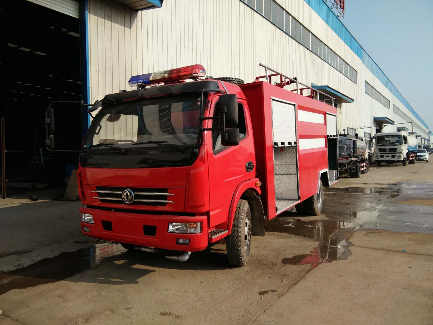 消防灑水車廠家熱賣 泡沫消防灑水車廠家熱賣