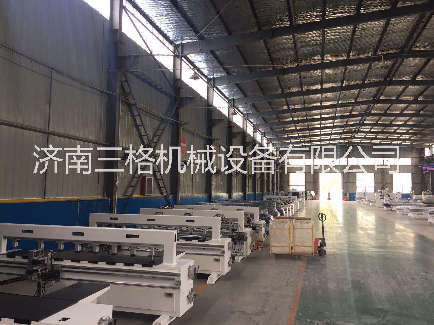 木工設(shè)備數(shù)控開料機(jī)圖片/木工設(shè)備數(shù)控開料機(jī)樣板圖 (2)