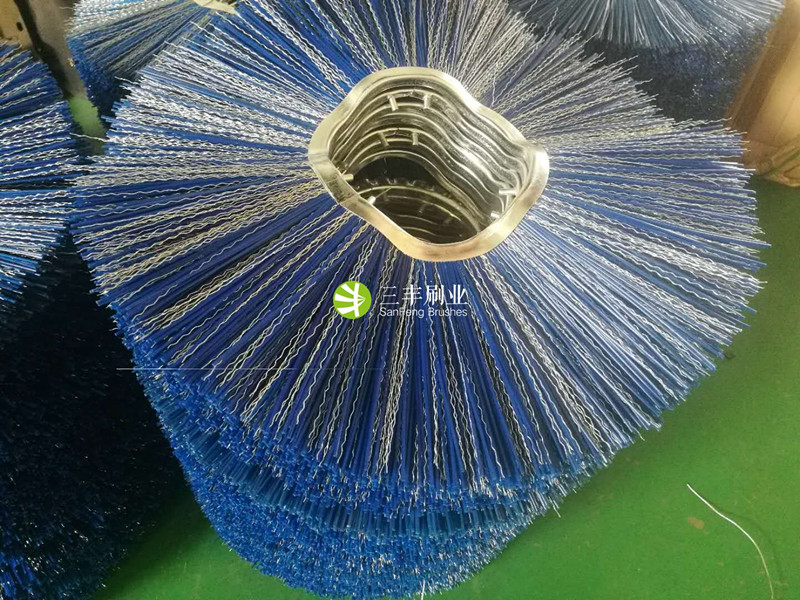 裝載機清掃器刷片圖片
