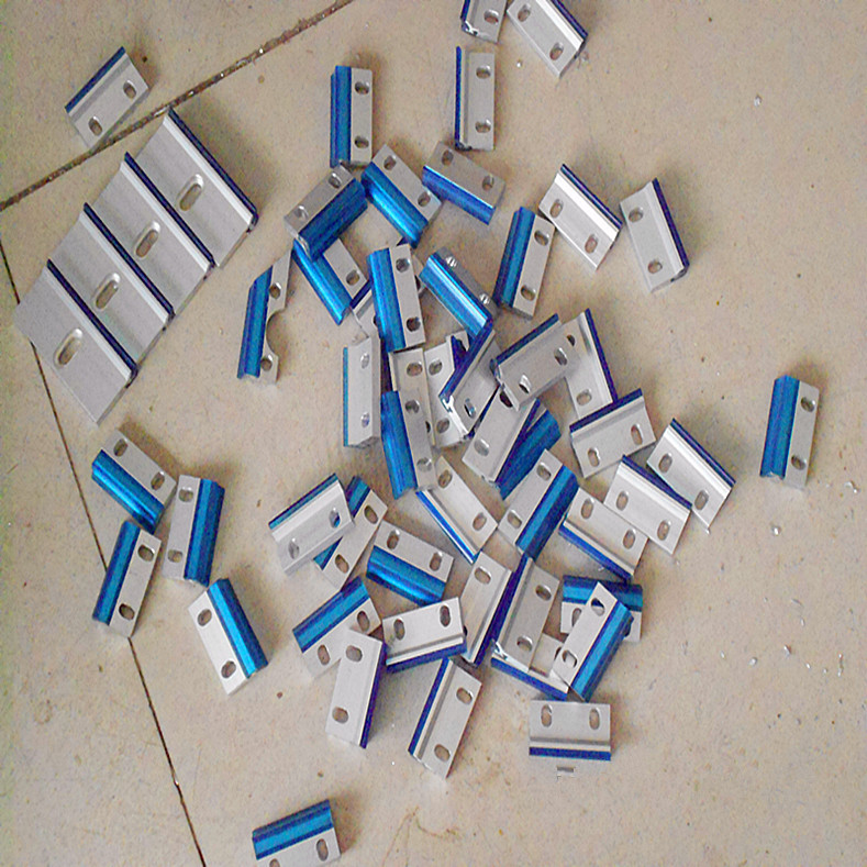 供應(yīng)機(jī)床刮屑板價(jià)格定做鋁合金導(dǎo)軌刮屑板