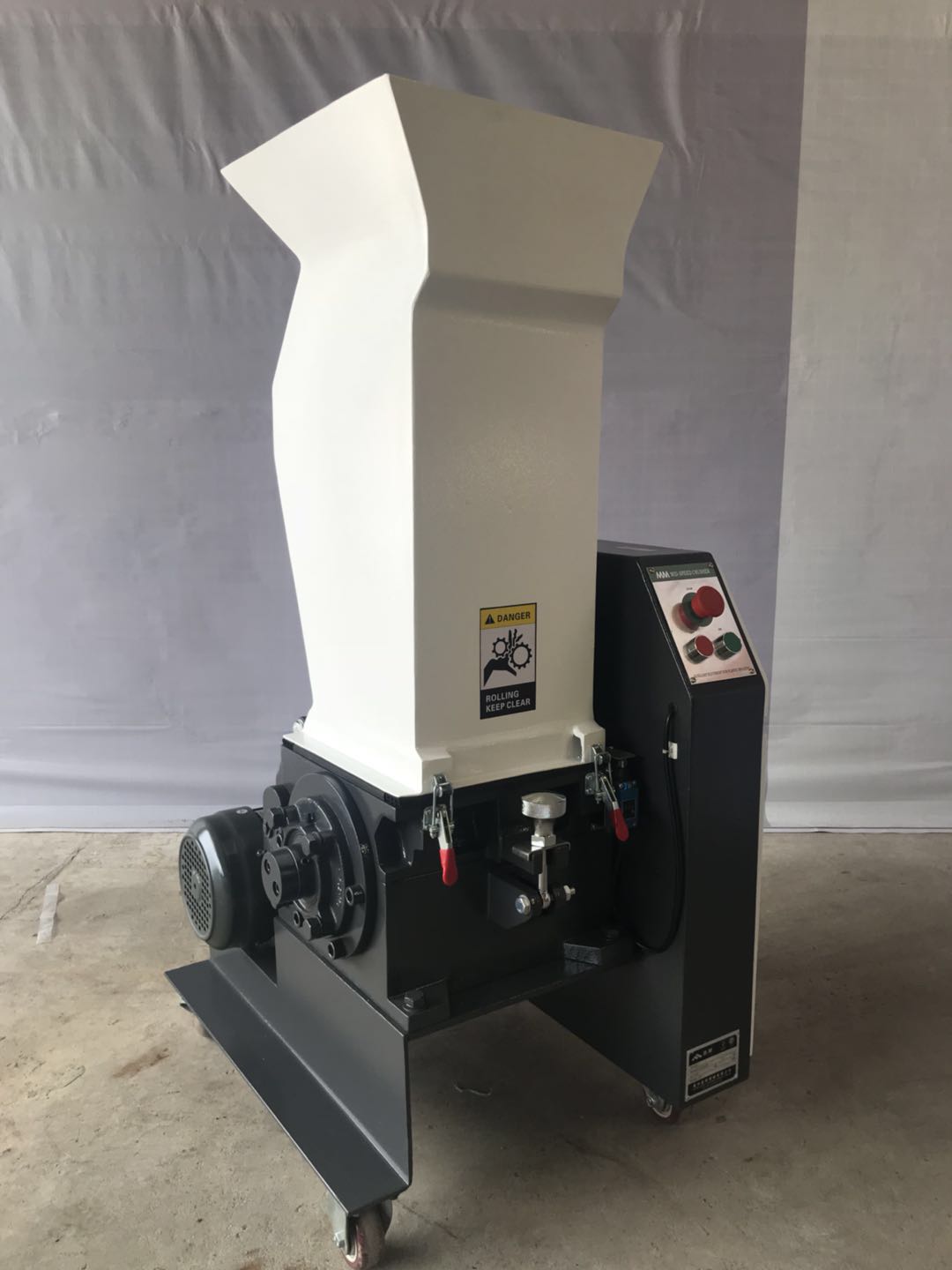 供應(yīng)機(jī)邊回收粉碎機(jī)廣州中速粉碎機(jī)注塑機(jī)機(jī)邊回收粉碎機(jī)