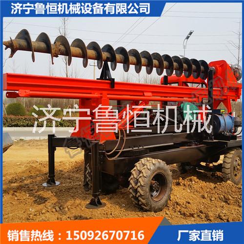 輪式打樁機(jī)圖片
