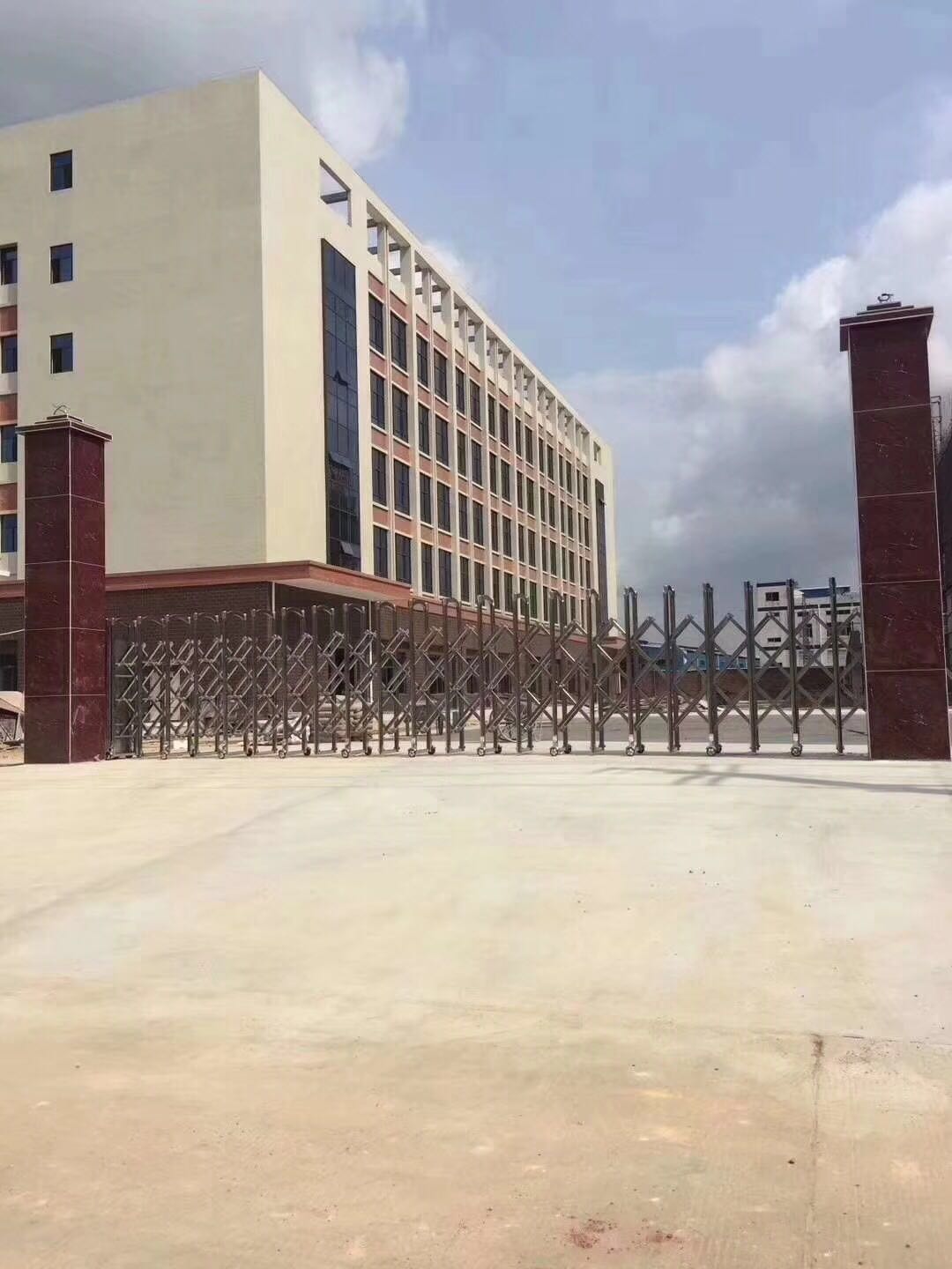 標(biāo)準(zhǔn)廠(chǎng)房五層圖片