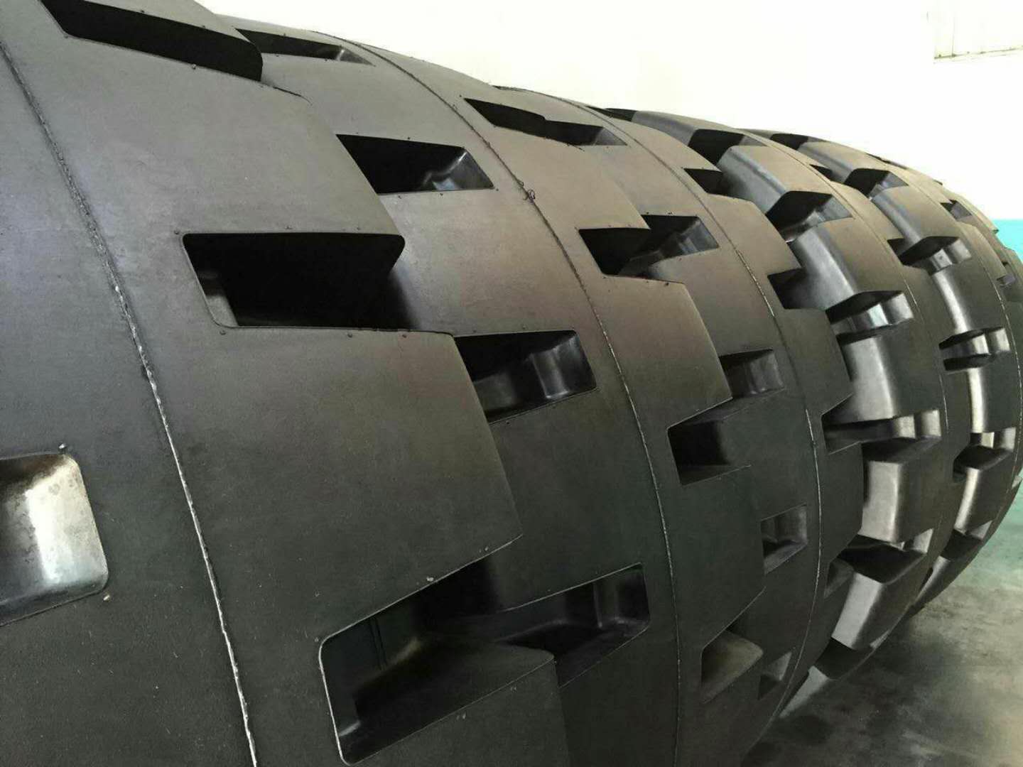 供應(yīng)翻新裝載機(jī)輪胎