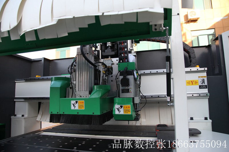 全自動(dòng)數(shù)控四工序開(kāi)料機(jī)圖片/全自動(dòng)數(shù)控四工序開(kāi)料機(jī)樣板圖 (4)