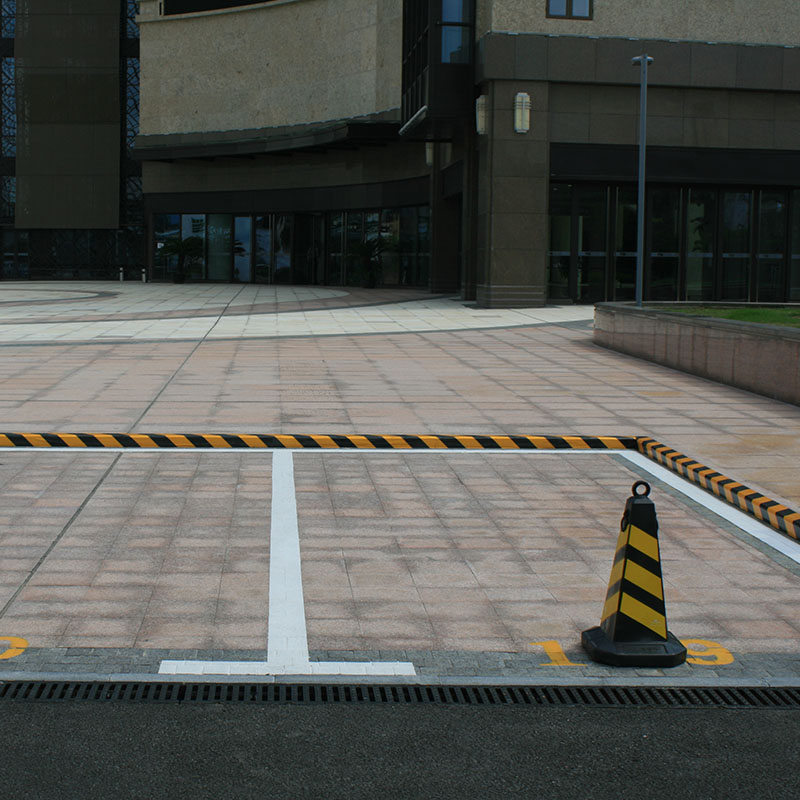 青島豪潤(rùn)300系列HDPE成品排水溝 高承重