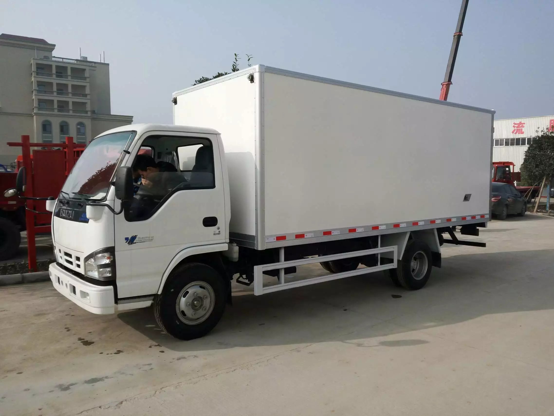 供應(yīng)五十鈴單排冷藏車廠家價格食品冷鏈