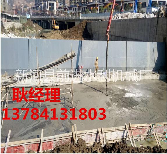 遠(yuǎn)程遙控液壓啟閉機(jī)   鋼壩閘門圖片