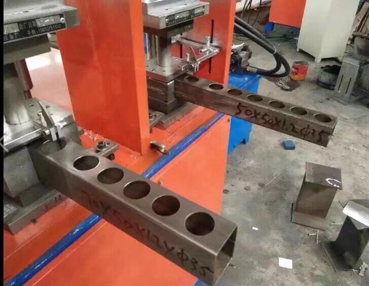 鋅鋼百葉窗邊框沖孔機(jī) 精密質(zhì)優(yōu) 廠(chǎng)家直銷(xiāo)