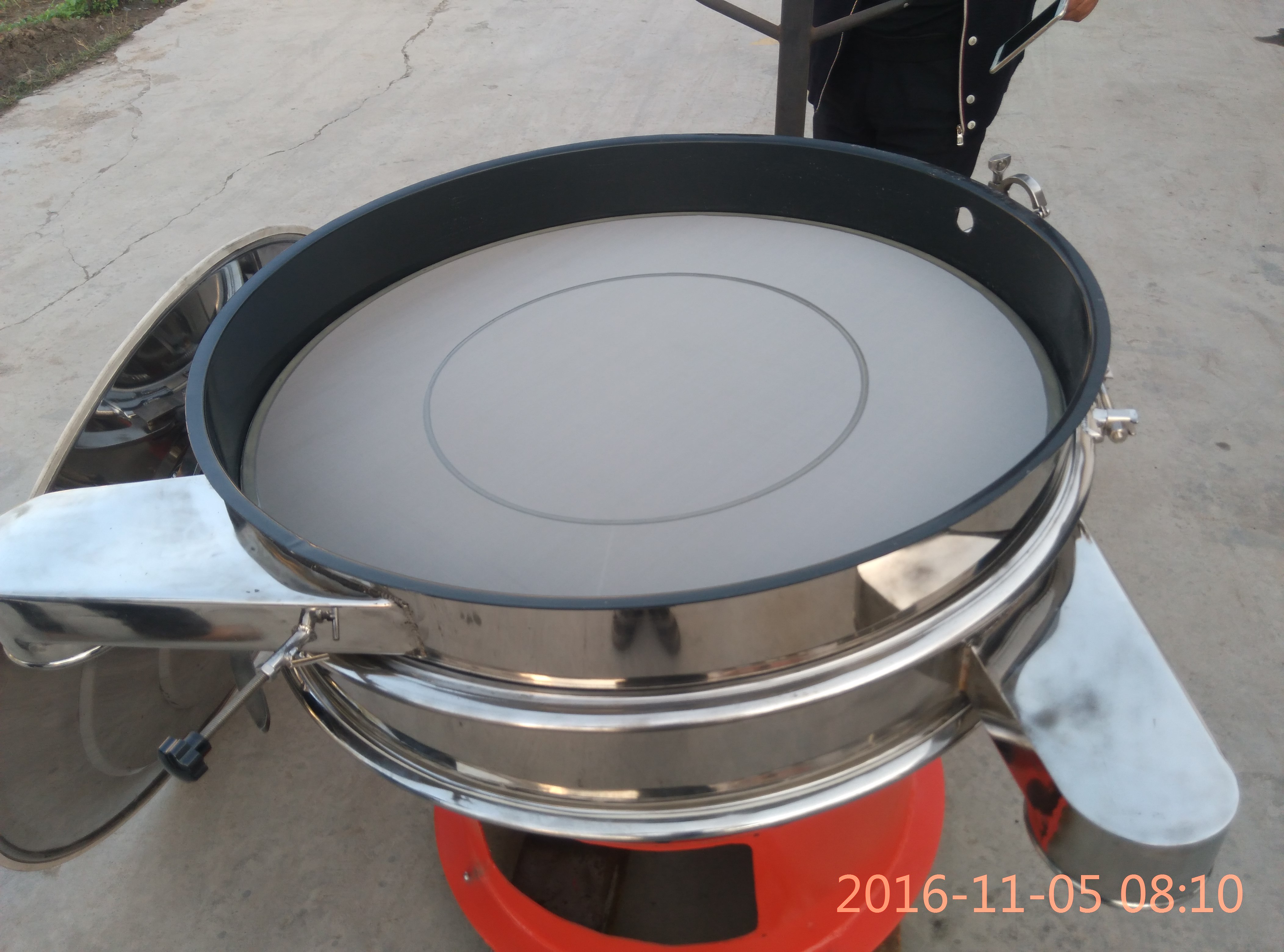 外置超聲波振動(dòng)篩鋰電三元材料*內(nèi)壁噴涂特氟龍涂層