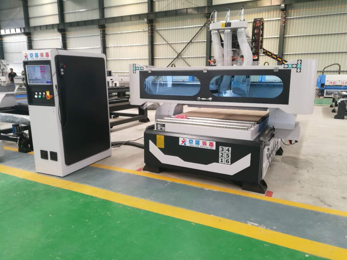 數(shù)控全自動開料機帶自動上下料 數(shù)控全自動開料機雕刻帶自動上下料