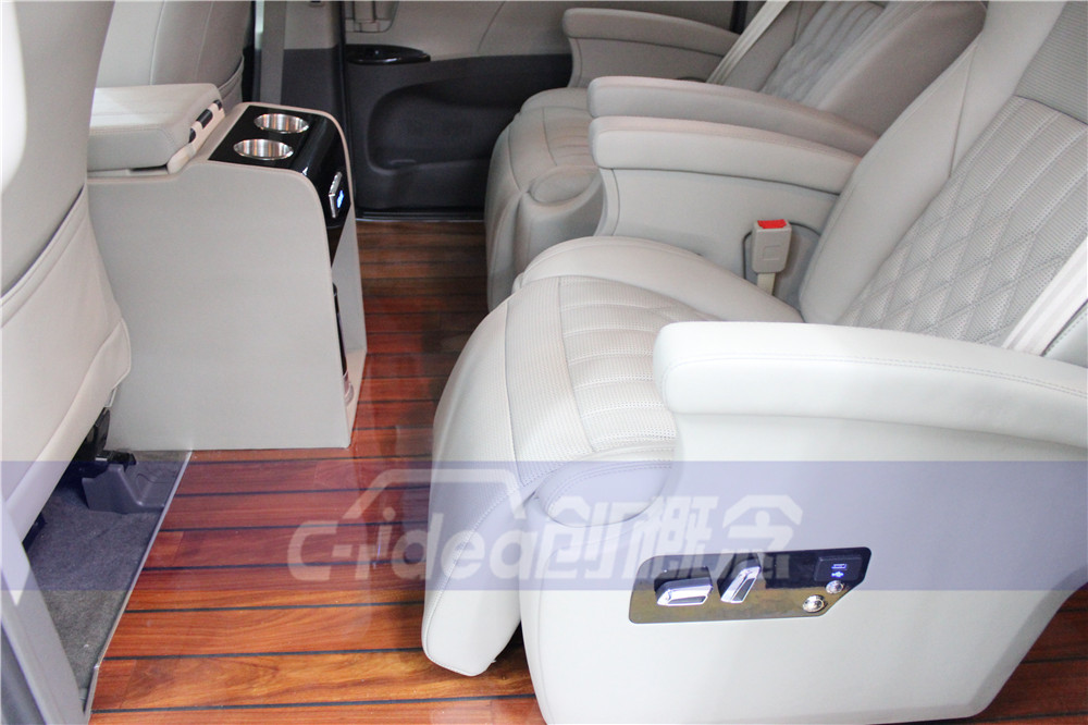 深圳改裝豐田塞納航空座椅 改裝木地板內(nèi)飾升級(jí)