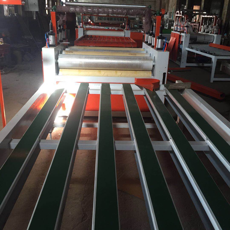 耐磨板貼紙機(jī)的廠家圖片