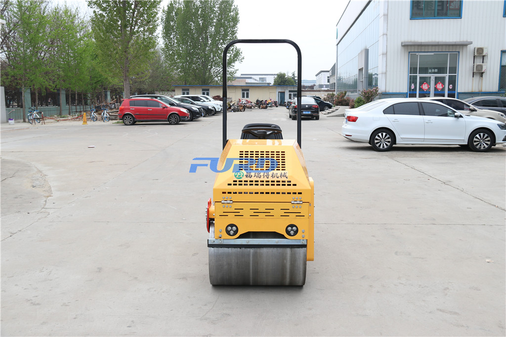 【小型雙鋼輪座駕壓路機(jī)】廠家直銷  小型雙鋼輪壓路機(jī)