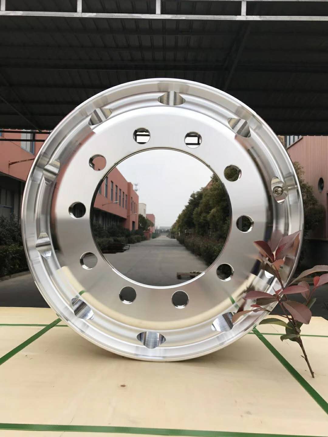 北鍛造鋁合金鍛造輪轂卡車鍛造輪轂圖片