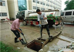 寶安福永清理化糞池專業(yè)抽廚房油池高壓車疏通排水溝