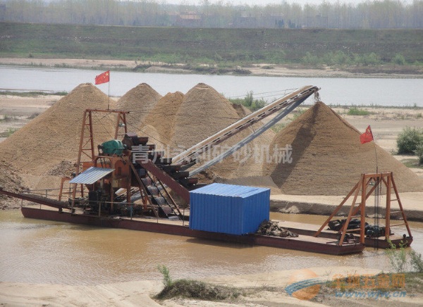 鏈斗式挖沙船挖泥船圖片