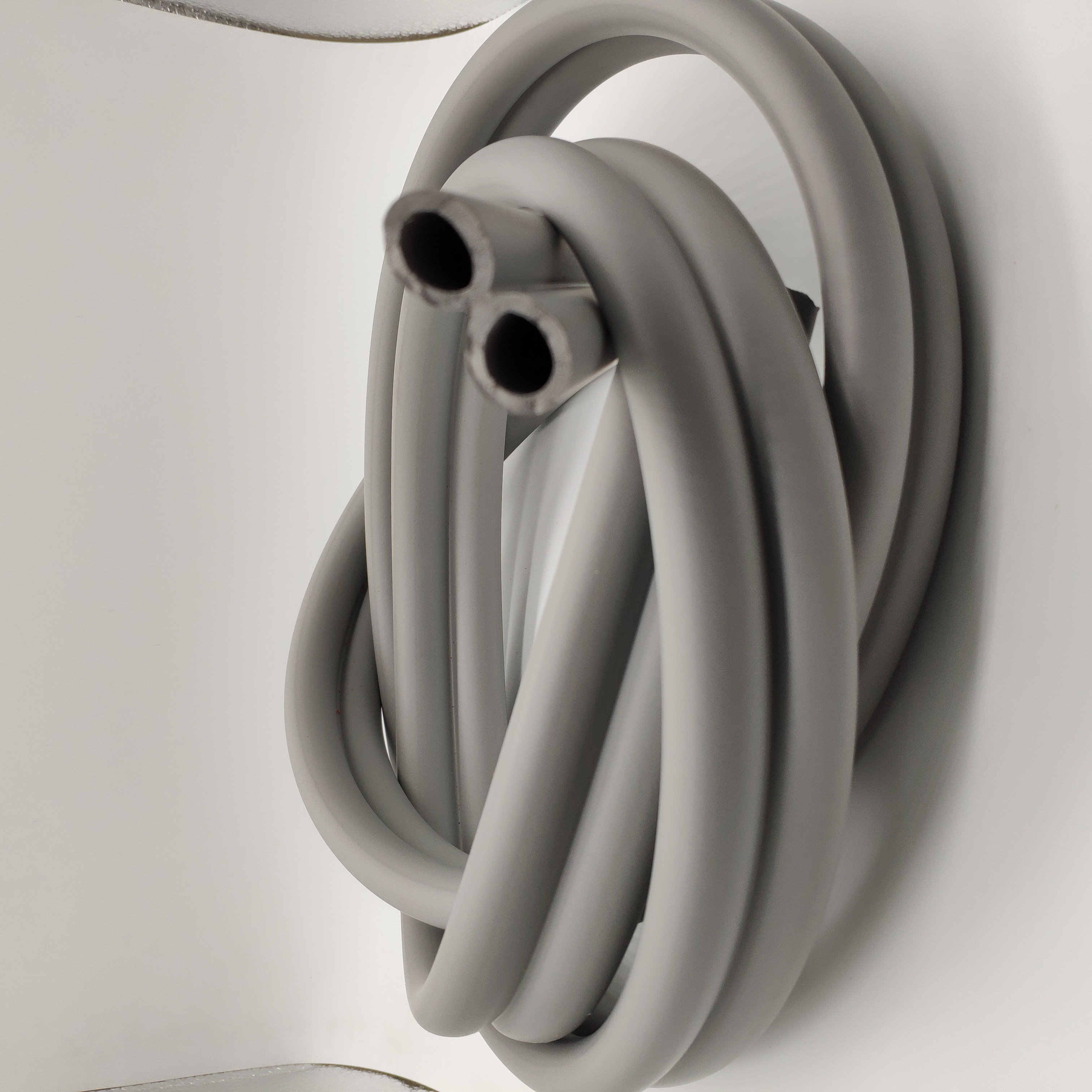 8字管大批現(xiàn)貨廠家直售  橡膠發(fā)泡管  nbr發(fā)泡管