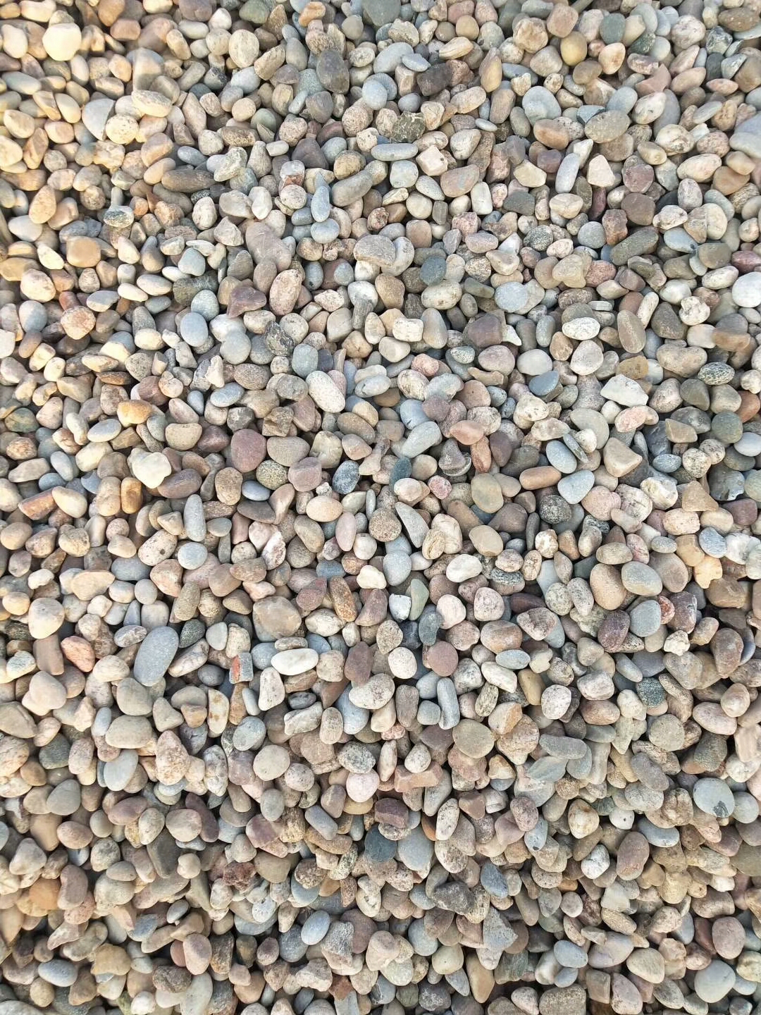 濾料鵝卵石 河卵石，鋪設(shè)鵝卵石，鵝卵石供應(yīng)