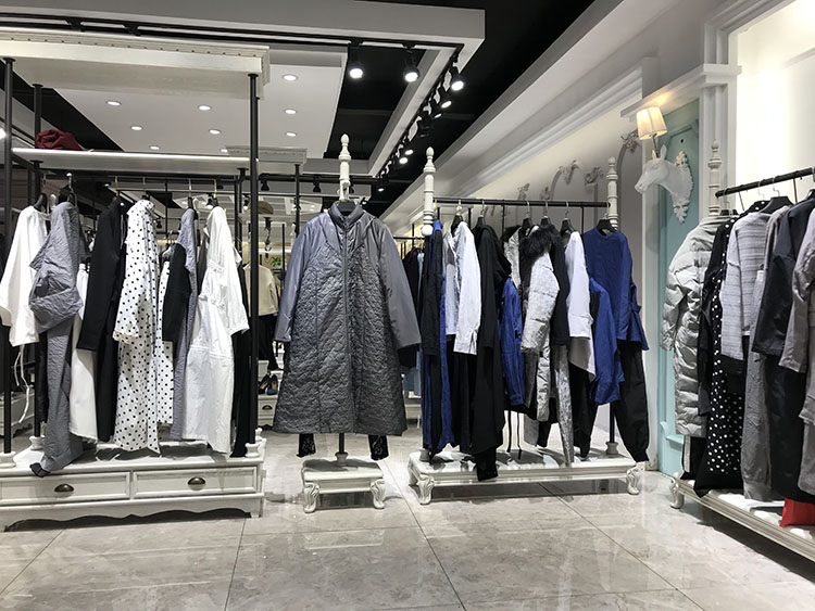 人氣女裝｜巴麗景+婭尼蒂凘18冬圖片/人氣女裝｜巴麗景+婭尼蒂凘18冬樣板圖 (2)