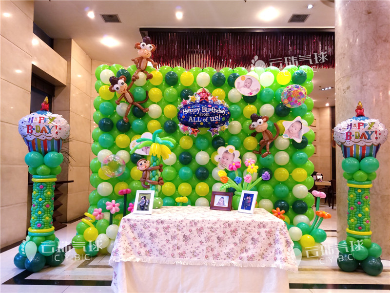 氣球拍照區(qū)/氣球百日宴/氣球裝飾圖片