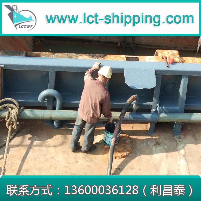 船舶維修海船刷漆上油漆自卸船打砂圖片