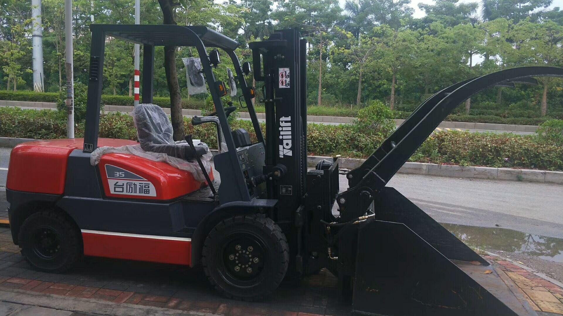 臺勵(lì)福叉車廠家供應(yīng)，臺勵(lì)福叉車直銷，臺勵(lì)福叉車廠家批發(fā)，廠家直銷新款臺勵(lì)福叉車