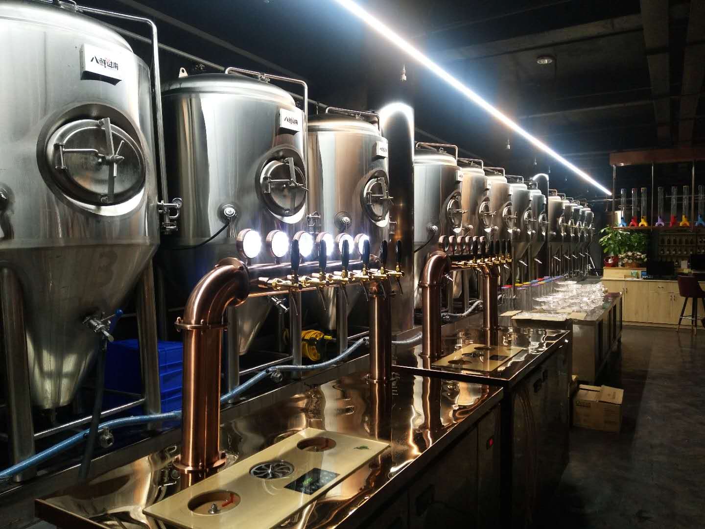 精釀啤酒設(shè)備圖片/精釀啤酒設(shè)備樣板圖 (3)