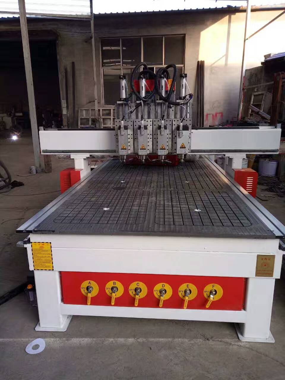 航暢1325全自動(dòng)數(shù)控開料機(jī)圖片/航暢1325全自動(dòng)數(shù)控開料機(jī)樣板圖 (2)