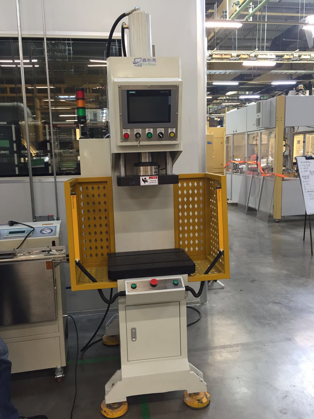 伺服油壓機(jī)，伺服液壓機(jī)圖片