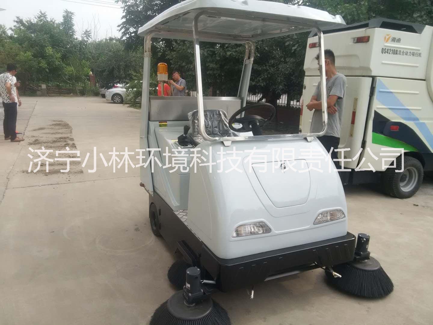 新能源駕駛式電動(dòng)掃地車圖片/新能源駕駛式電動(dòng)掃地車樣板圖 (1)