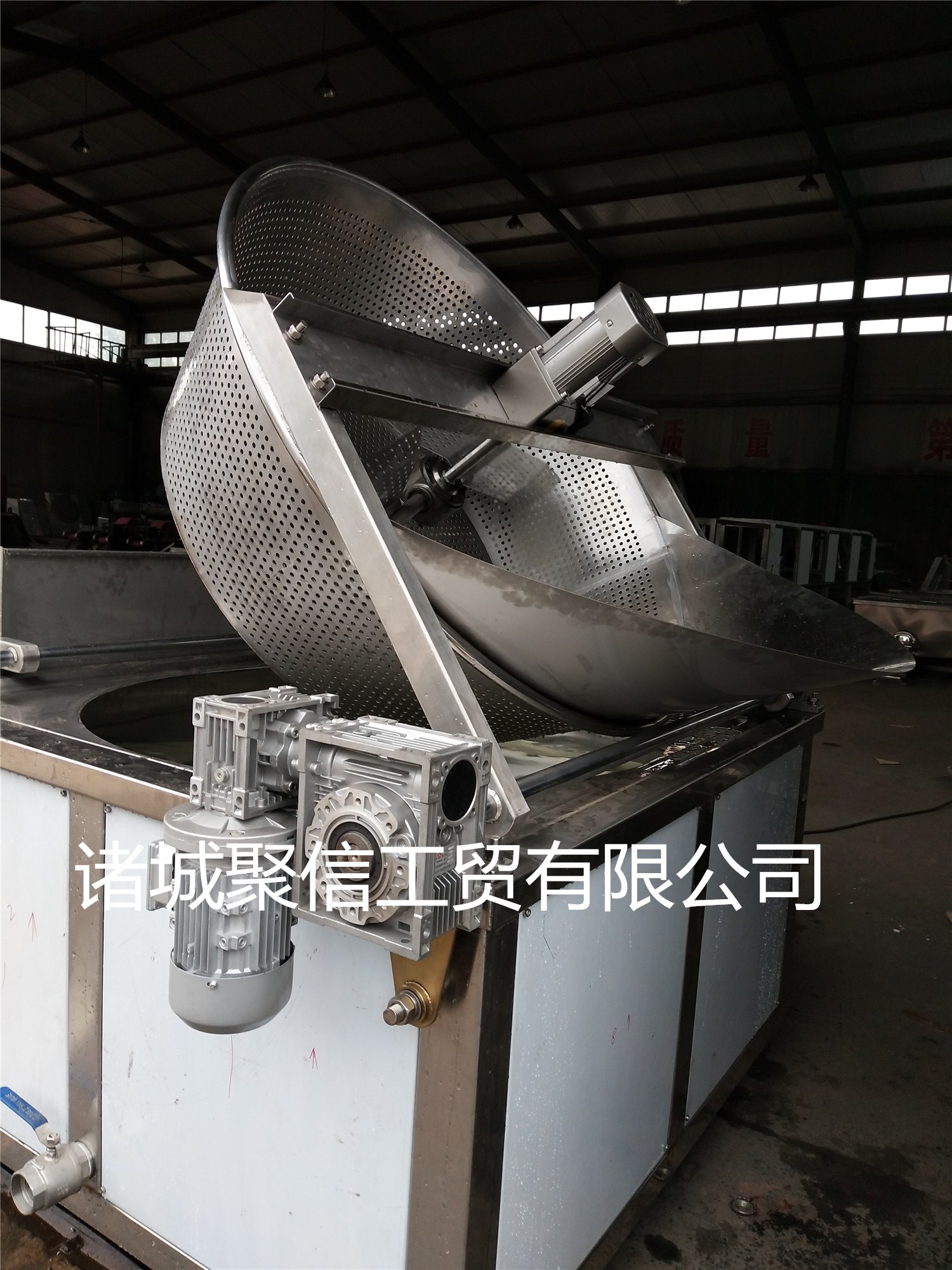 魚豆腐魚丸深加工設(shè)備油炸鍋山東諸圖片