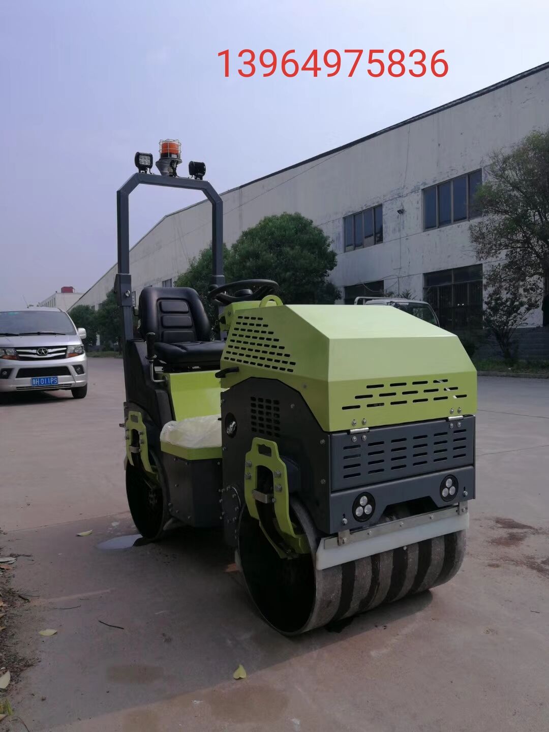 新款1噸駕乘壓路機 液壓雙驅(qū)軋道機 小型座駕式壓路機廠家 1噸壓路機價格表